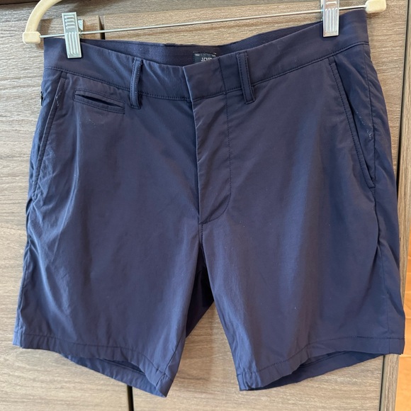 J. Crew Men’s 7” Tech Short. Size: 29 waist. Navy - Picture 1 of 4